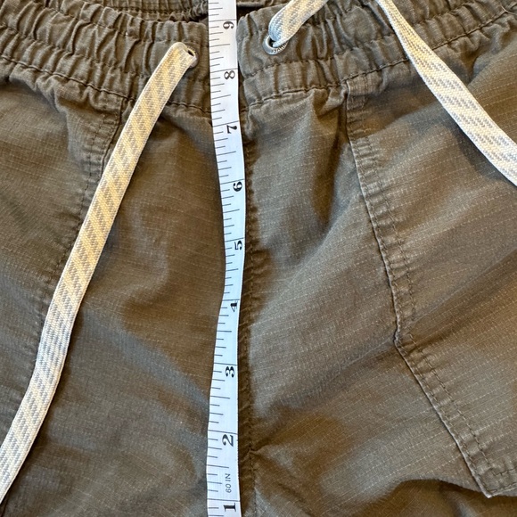Vuori Ripstop Olive Ankle Pants - Picture 6 of 7